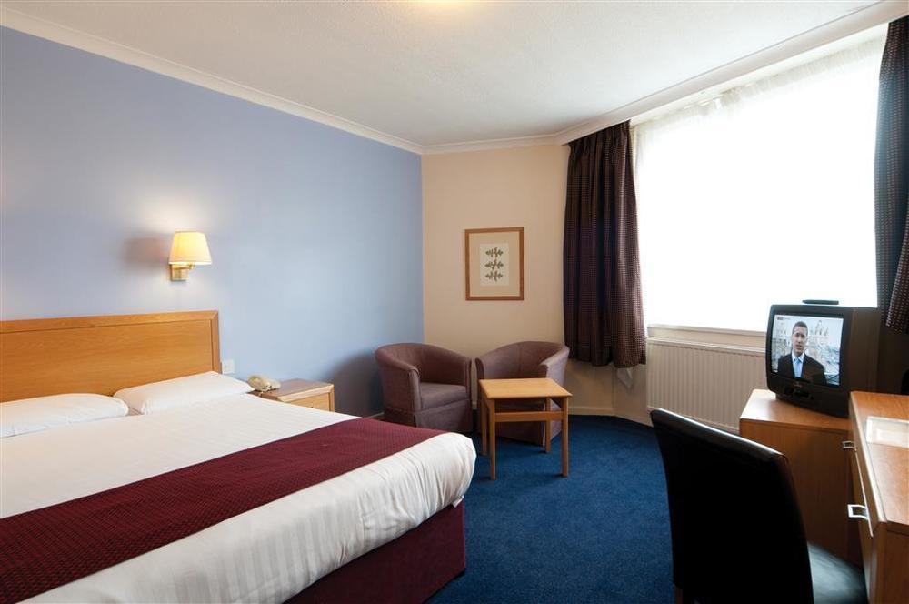 The Bell Hotel Epping Room photo